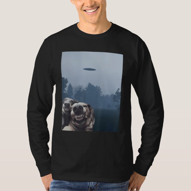 Funny selfie Dogs With Alien UFO Funny Dog With hi T Shirt (Framsida)