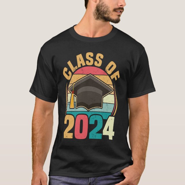 Funny Senior Class Of 2024 Retro Graduation 2024 T Shirt (Framsida)