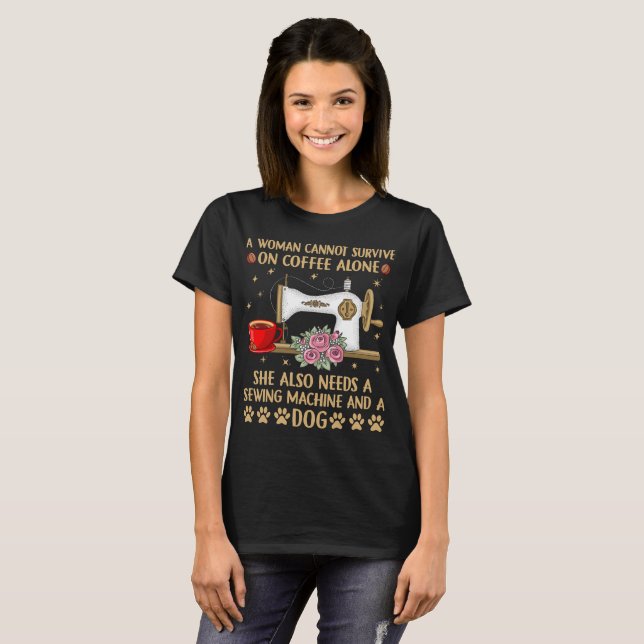 Funny Sewing Hund Coffee Älskare Sewing maskin Qui T Shirt (Hel framsida)