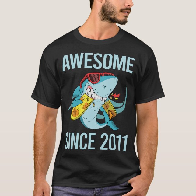 Funny Shark - Fantastisk sedan 2011 T Shirt (Framsida)