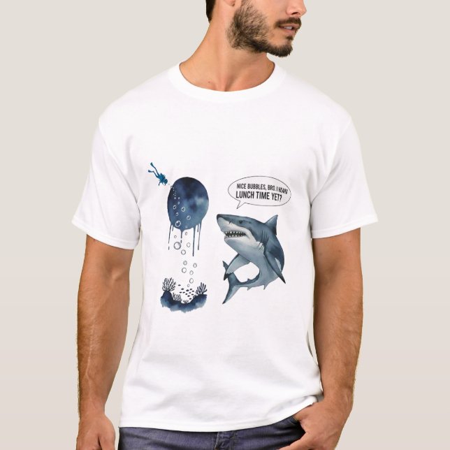 Funny shark scuba diver lunch time ? t-shirt (Framsida)