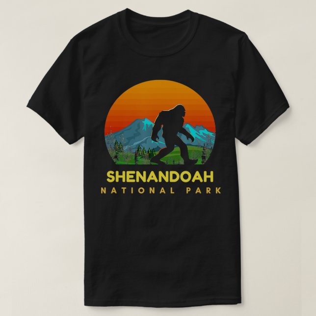 Funny Shenandoah National Park Bigfoot Hiking Vint T Shirt (Design framsida)