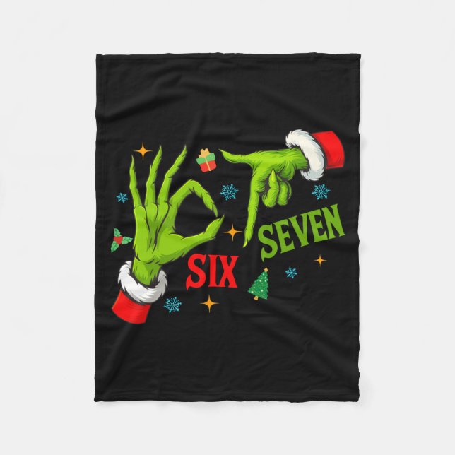 Funny Six Seven 6 7 Meme Christmas Funny Hands 6 7 Fleecefilt (Framsidan)