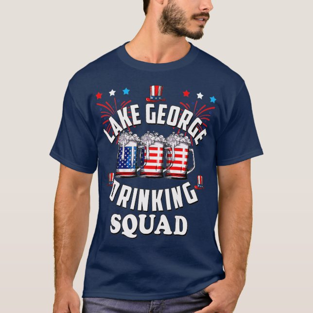 Funny Sjö George Drinking Squad 4:e juli USA T Shirt (Framsida)