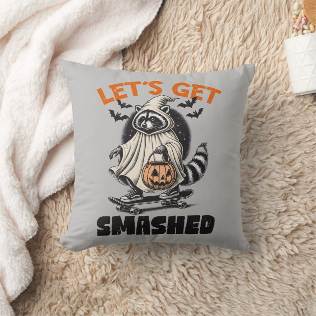 Funny Skateboarding Raccoon Vintage Halloween Kudde (Filt)