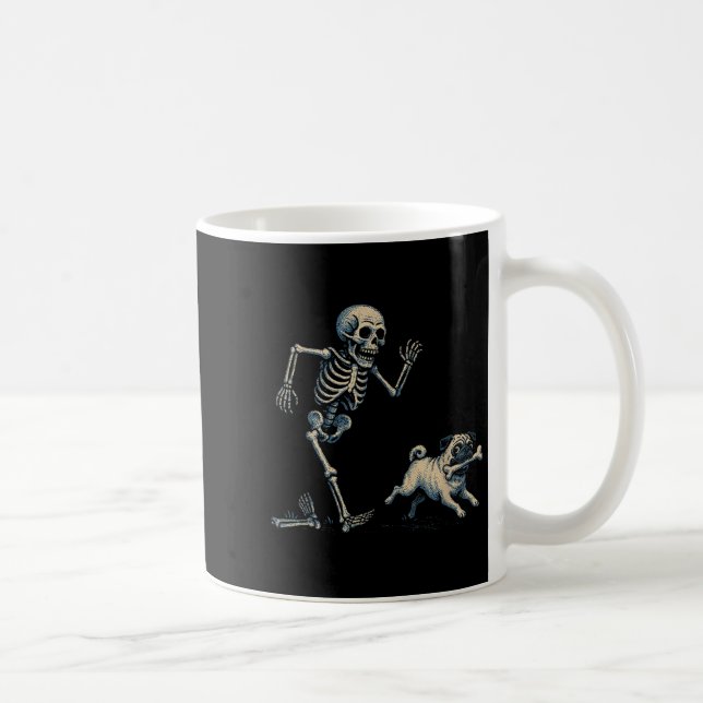 Funny Skeleton Chasing Pug Halloween Hund Mamma Pu Kaffemugg (Höger)