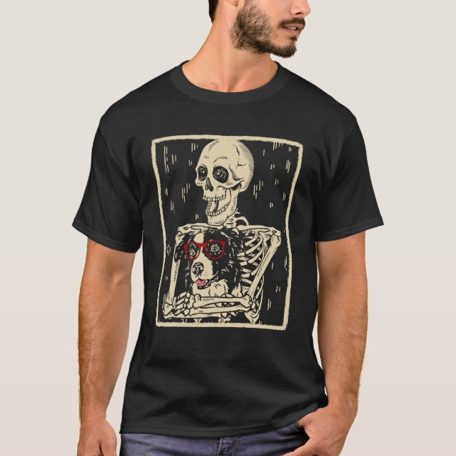 Funny Skeleton Hugs Gräns Collie Hund Halloween T Shirt (Framsida)