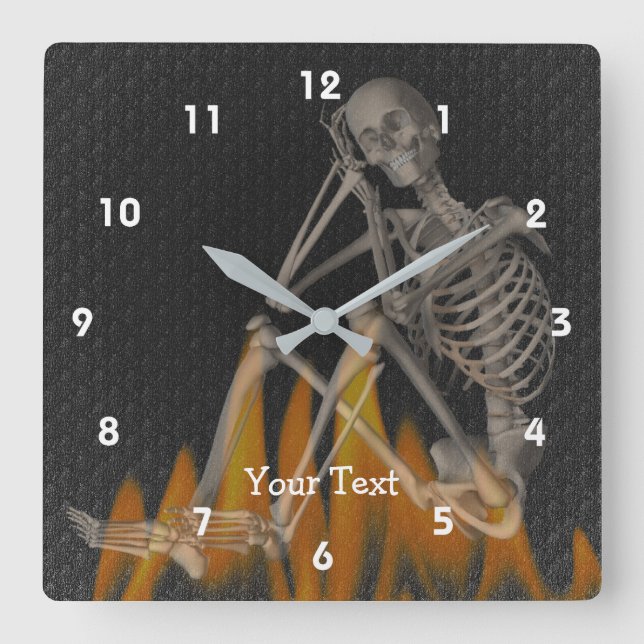 Funny Skeleton Sitta i Flames Personlig Fyrkantig Klocka (Framsida)