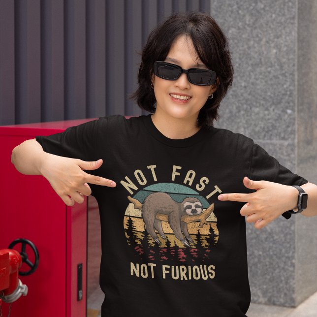 Funny Sleeping Sloth Quote T Shirt (Skapare uppladdad)