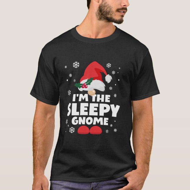 Funny Sleepy Gnome Family Matching Group Happy Chr T Shirt (Framsida)
