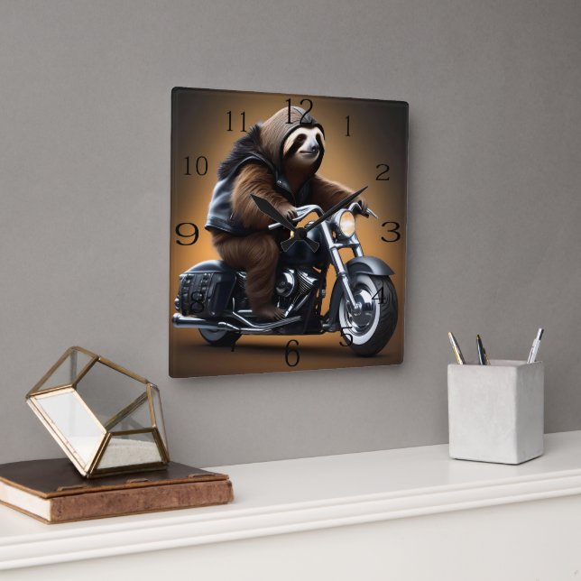Funny Sloth Bikie på en motorcykel. Fyrkantig Klocka (Kontor)