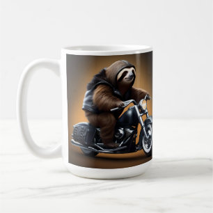 Funny Sloth Bikie på en motorcykel. Kaffemugg