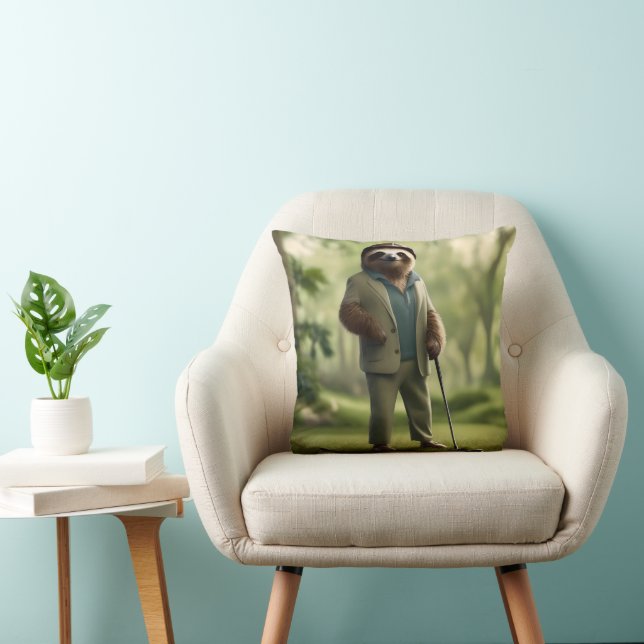 Funny Sloth Golf Player, Throw Cushion Kudde (Stol)