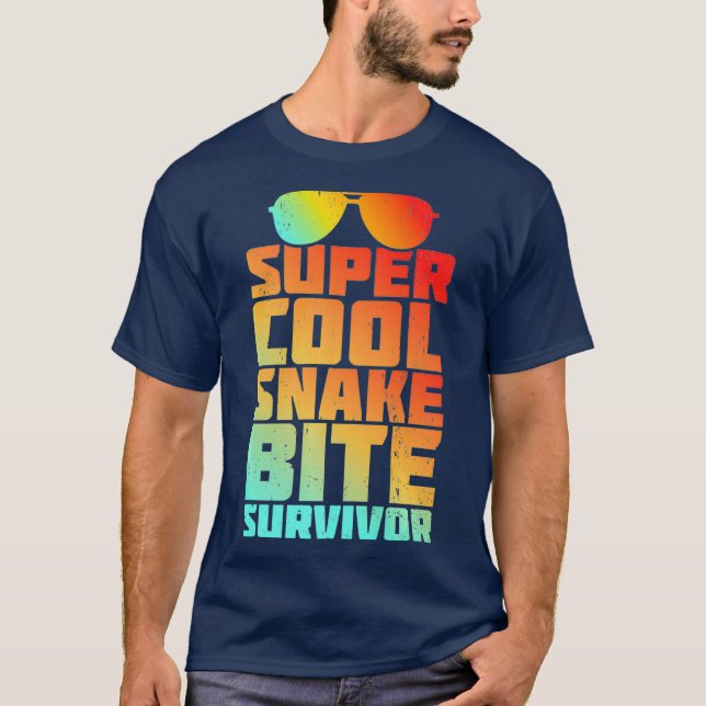 Funny Snake Bite Survivor Recovery Get Well Joke T Shirt (Framsida)