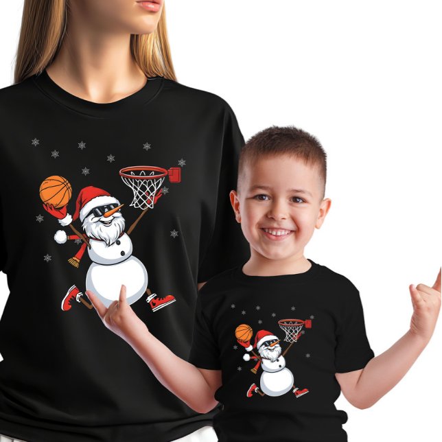 Funny Snowman Santa: Slam Dunk Holidays AI Art T Shirt (Skapare uppladdad)