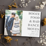 Funny Sprit Bad Dance Moves Bröllop spara datum<br><div class="desc">Lustigt spara datumet för magnetkort för paret som inte kan vänta med att fira med vänner och familj i bröllop. Det här enkla fotot "Sprit,  mat och dålig dans flyttar" grått-typografin är enkelt att anpassa med ditt foto,  namn,  datum och plats för bröllop.</div>