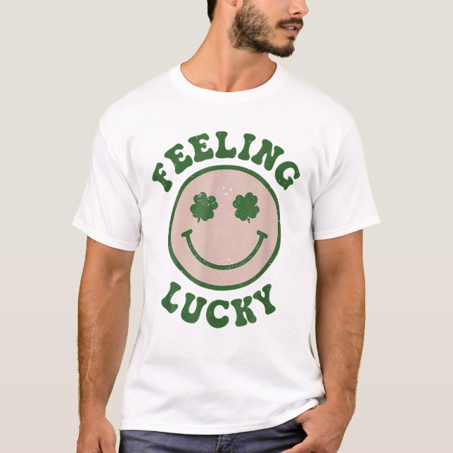 Funny St Patrick Day Feeling Lucky Smile Face T Shirt (Framsida)