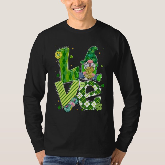 Funny St Patrick S Day Knitting Gnomes Seamstress T Shirt (Framsida)