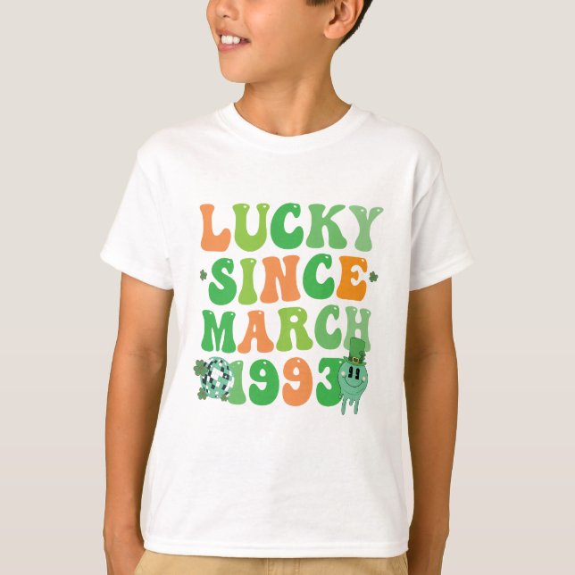 Funny St patrick's day Lucky sedan mars 1993 T Shirt (Framsida)