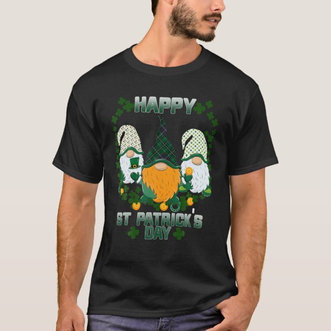 Funny St patrick's day Three Gnome Shamrock Grönt T Shirt (Framsida)
