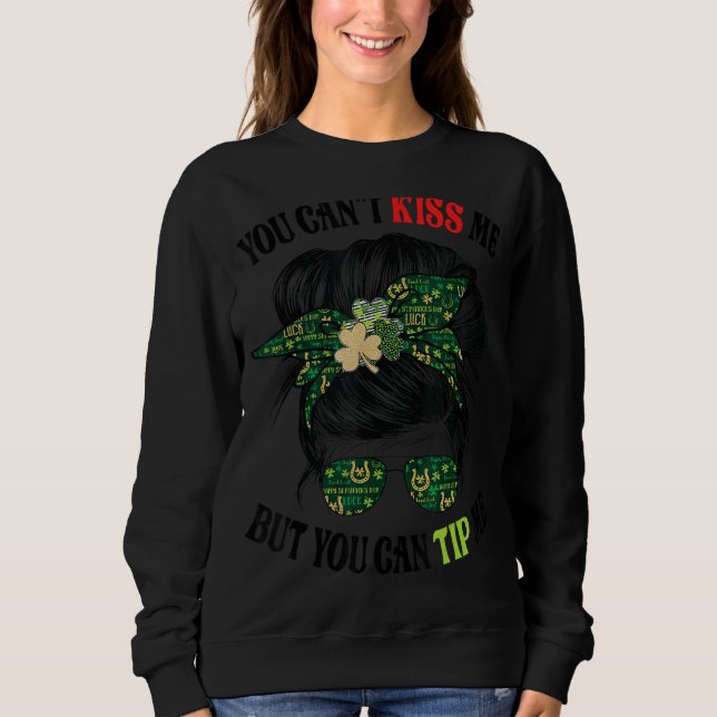 Funny St patricks day Waitress Bartender Servitör  T Shirt (Framsida)