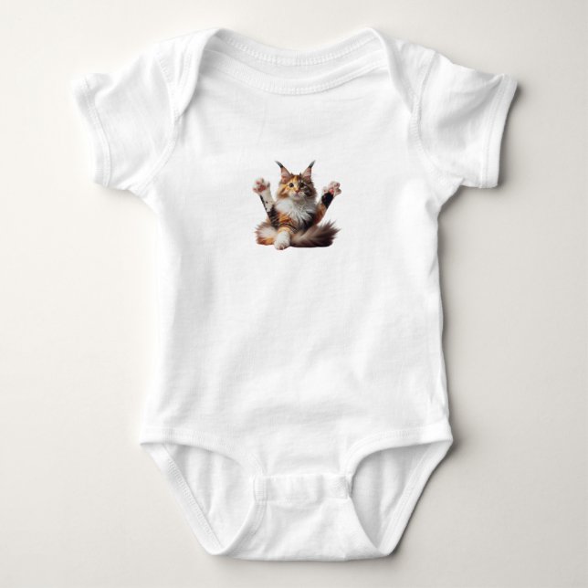 Funny Stretching Maine Coon Kitten Photo T Shirt (Framsida)