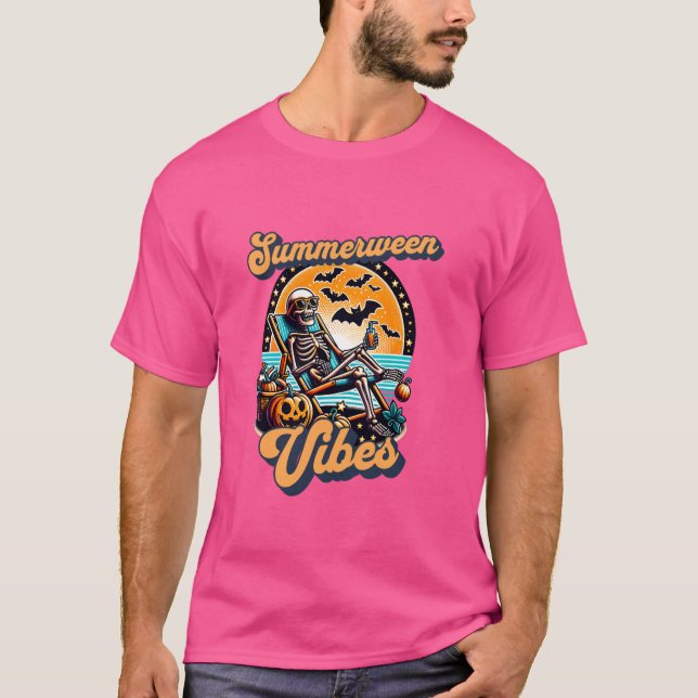 Funny Summerween Vibes Summer Skeleton Beach Chill T Shirt (Framsida)