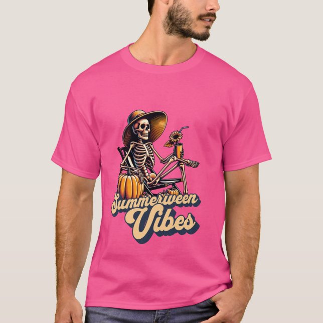 Funny Summerween Vibes Summer Skeleton Beach Chill T Shirt (Framsida)
