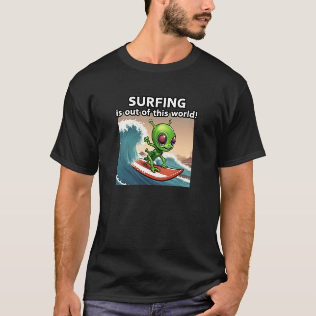 Funny Surfing Alien T Shirt (Framsida)