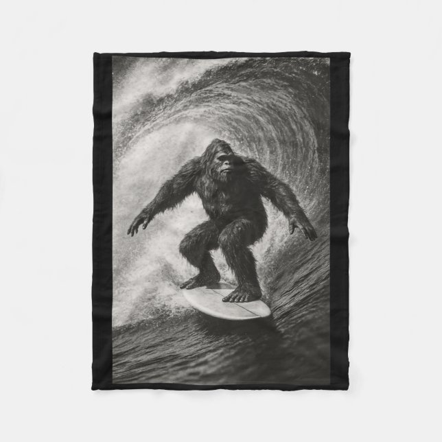 Funny Surfing Bigfoot Sea Selfie On Surfboard Beac Fleecefilt (Framsidan)