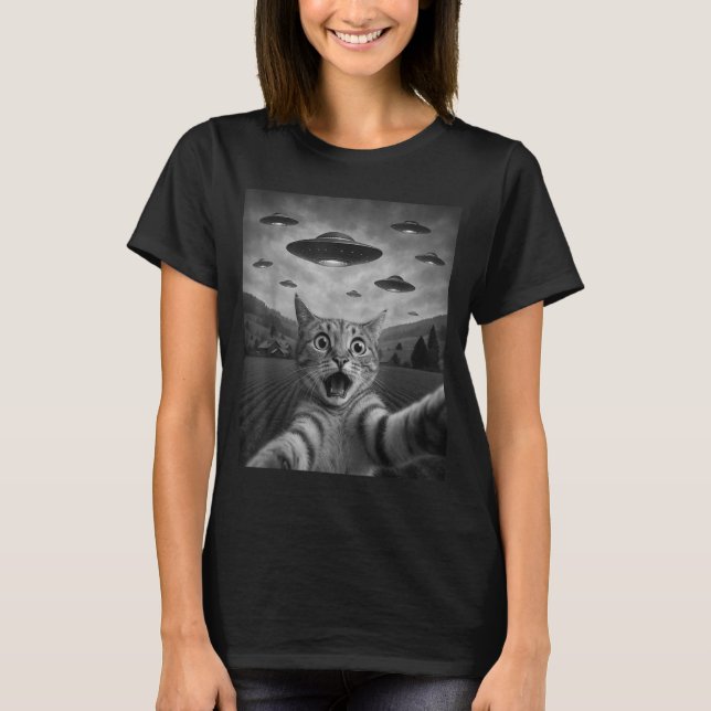 Funny Surprised Ed Cat Selfie With Alien Ufo Cat U T Shirt (Framsida)