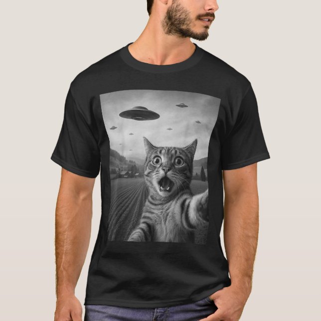Funny Surprised Ed Cat Selfie With Alien Ufo Cat U T Shirt (Framsida)