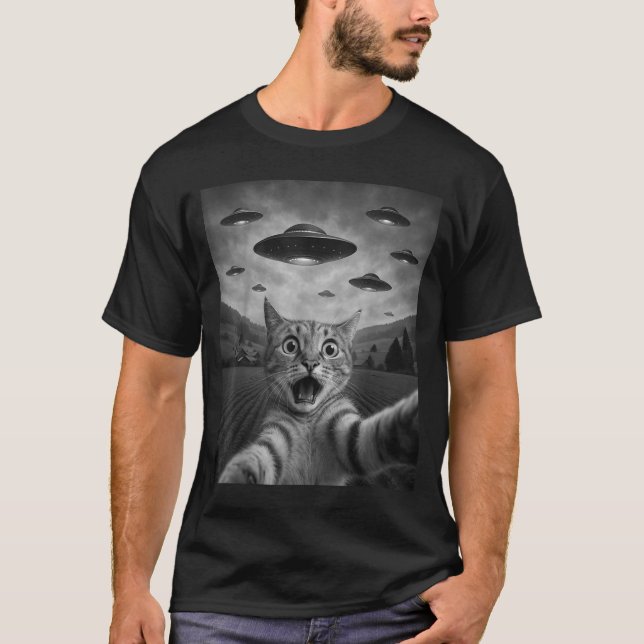 Funny Surprised Ed Cat Selfie With Alien Ufo Cat U T Shirt (Framsida)