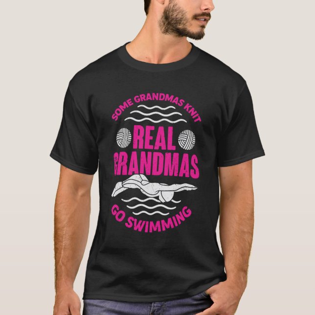Funny Swimming Grandma Grandmor Gift T Shirt (Framsida)