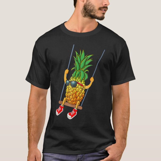 Funny Swinging Pineapple Swinger Fruit Animerad Cu T Shirt (Framsida)