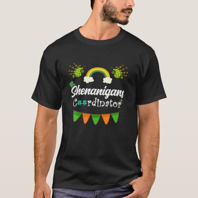 Funny Teacher Shenanigan Coordinator St. Patrick D T Shirt (Framsida)