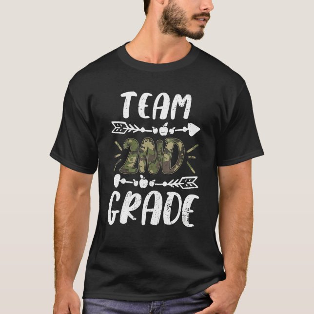 Funny Team 2nd Grade Camo Teacher Student Back To  T Shirt (Framsida)