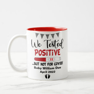 Funny testad positiv Gravid Baby väntar på Två-Tonad Mugg