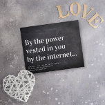 Funny tjänsteman Frieri inbjudan till Marry Us<br><div class="desc">Be din tjänsteman att gifta sig med dig med detta moderna typografiskt frieri kort som säger: Med den makt som Internet ger dig,  kommer du att vara vår tjänsteman?</div>
