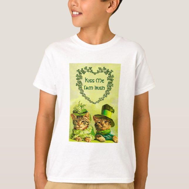 FUNNY TRADITIONELL ST.PATRICK'S DAY CATS with HEAR T-shirt (Framsida)