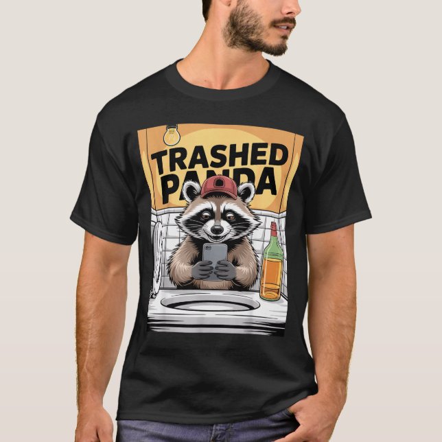 Funny Trashed Panda Raccoon Gets Drunk  T Shirt (Framsida)