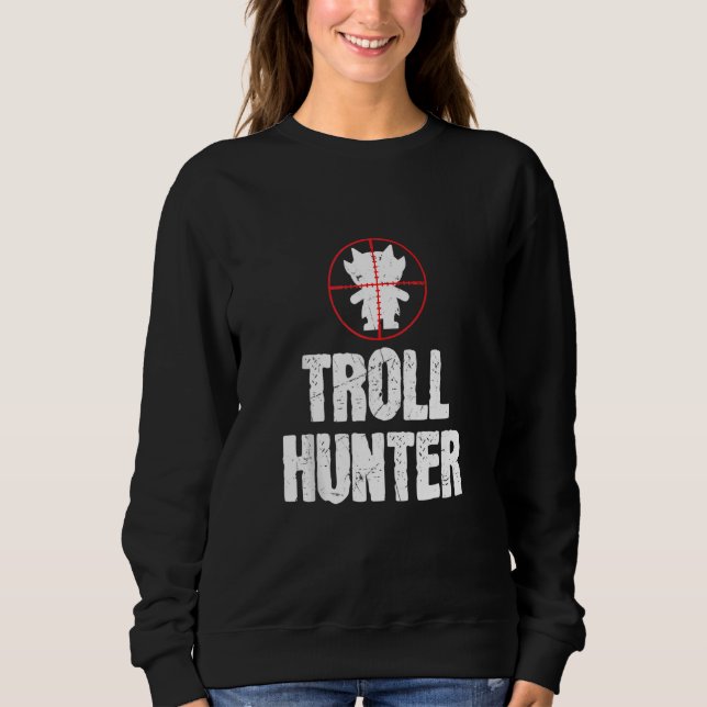 Funny Troll Hunter Aiming Troll Älskare T Shirt (Framsida)
