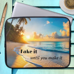 Funny Tropical Beach Sunset Laptop sleeve<br><div class="desc">Laptop sleeve med en solnedgång på en tropisk strand med handflatan träd,  med dina (lustiga eller andra) texter (valfritt).</div>
