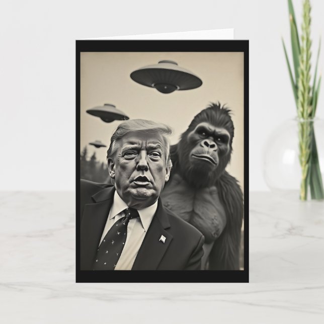 Funny Trump Bigfoot Selfie With Ufos Weird Alien  Kort (Framsida)