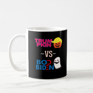 Funny Trumpkin Vs Boo Biden Halloween-designklass Kaffemugg