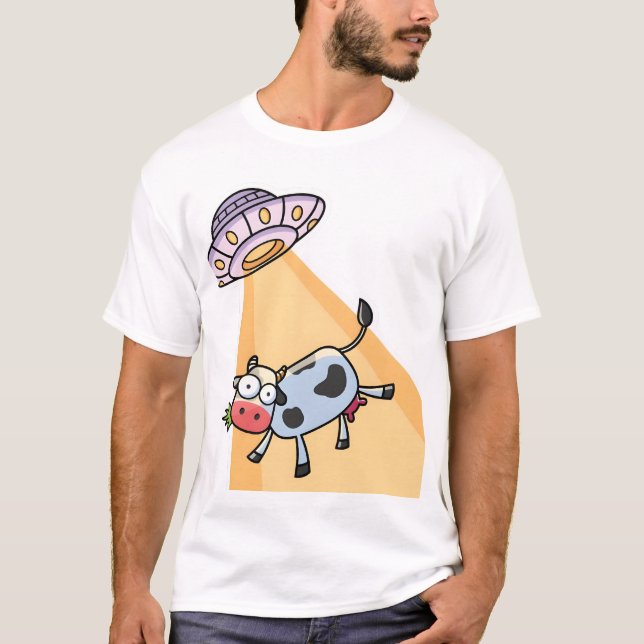 "Funny UFO Cow Abduction Cartoon - Cute Alien & Co T Shirt (Framsida)