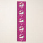 Funny Unicorn Sayed Magic AF Sjal<br><div class="desc">En chiffonhalsduk med humoristisk design. En sovande uncorn med finare mane och svan. Dekorerad med en trio stjärnor. Ett regnbåge med båge. En cirkulär andedräkt bestående av moln,  hjärtan och blommor för ytterligare giftigt mjöl. Typografi säger Magic AF. Humoristisk och söt. Bakgrunden är en mörk magenta rosa cerise färg.</div>