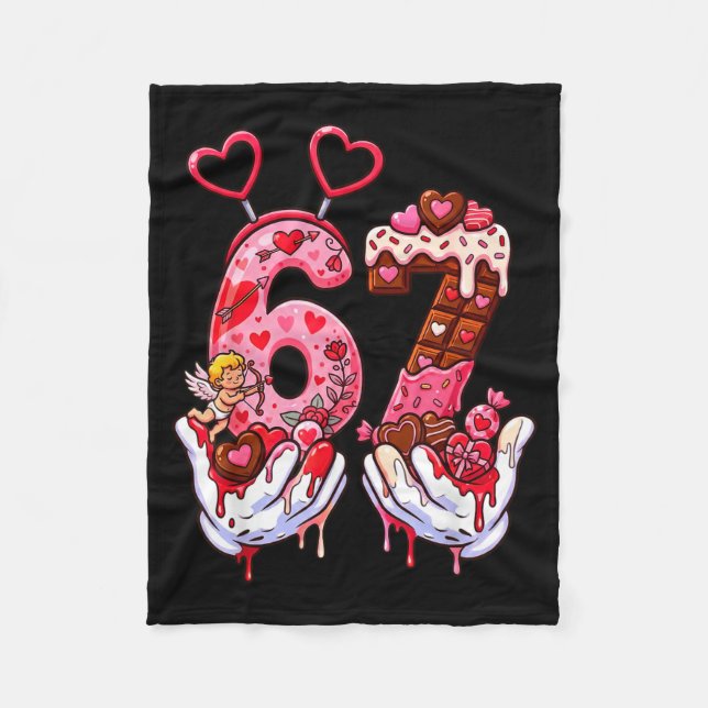 Funny Valentine's Day 67 Meme Hands Six Seven Cud  Fleecefilt (Framsidan)