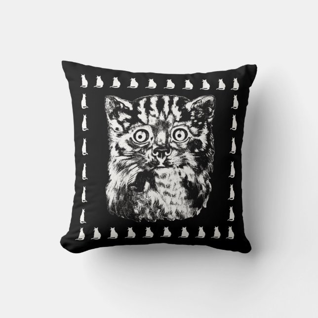 Funny Wide Eyed Cat Black and White Cat Pillow Kudde (Framsida)