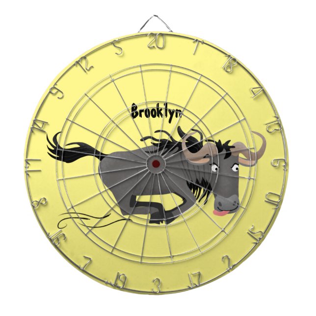 Funny wildebeest running cartoon illustration darttavla (Framsidan)